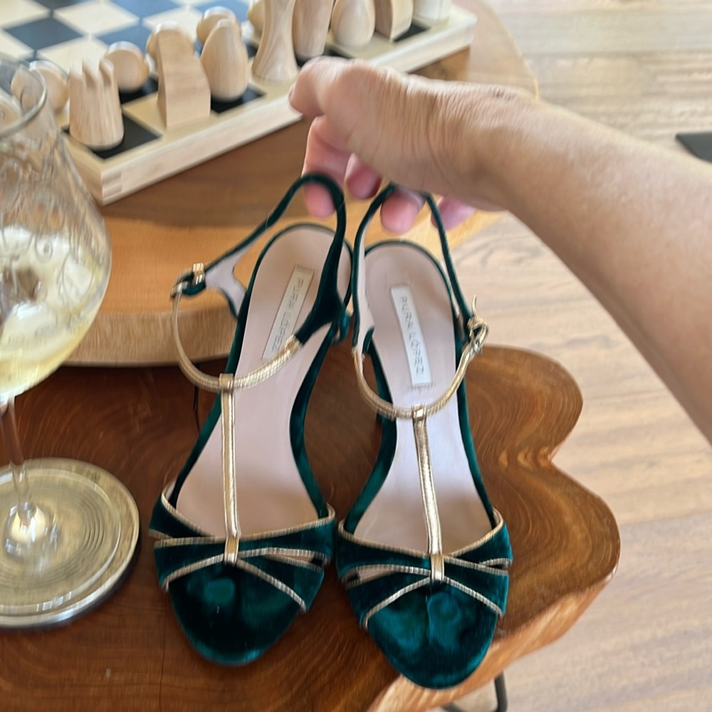 Neiman Marcus Brand New Pura López Green Velvet gold  metallic sexy hot 7 Cute♥️